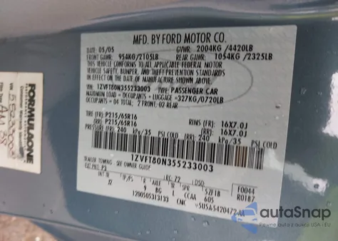 2005 Ford Mustang V6 Deluxe/V6 Premium z USA, uszkodzony, nr VIN 1ZVFT80N355233003